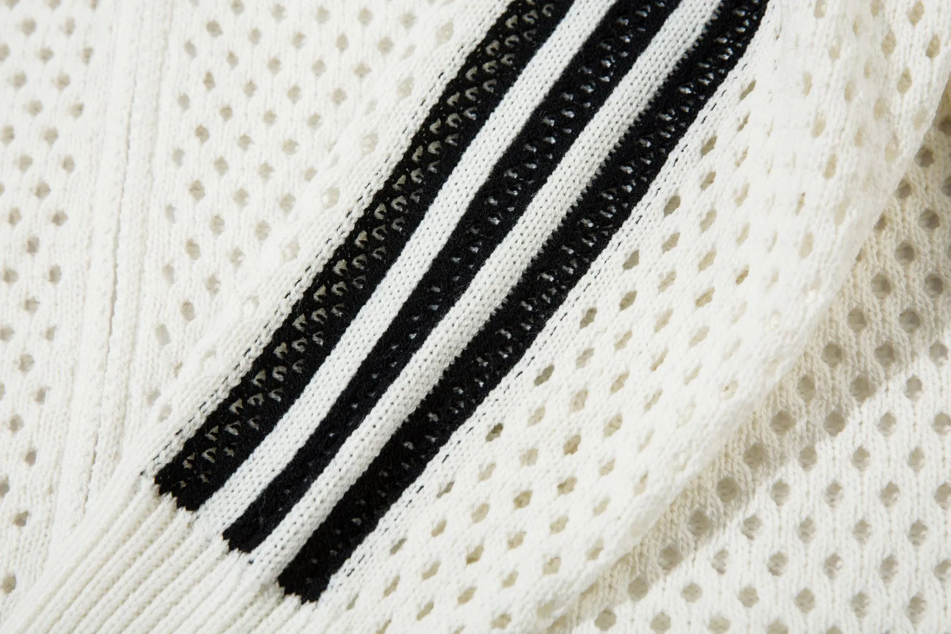 Jiayiku Fashion Brand  New American Style Retro Striped Hollow Knitwear Jacket Zipper Cardigan Sweater For Men And Women display picture 15