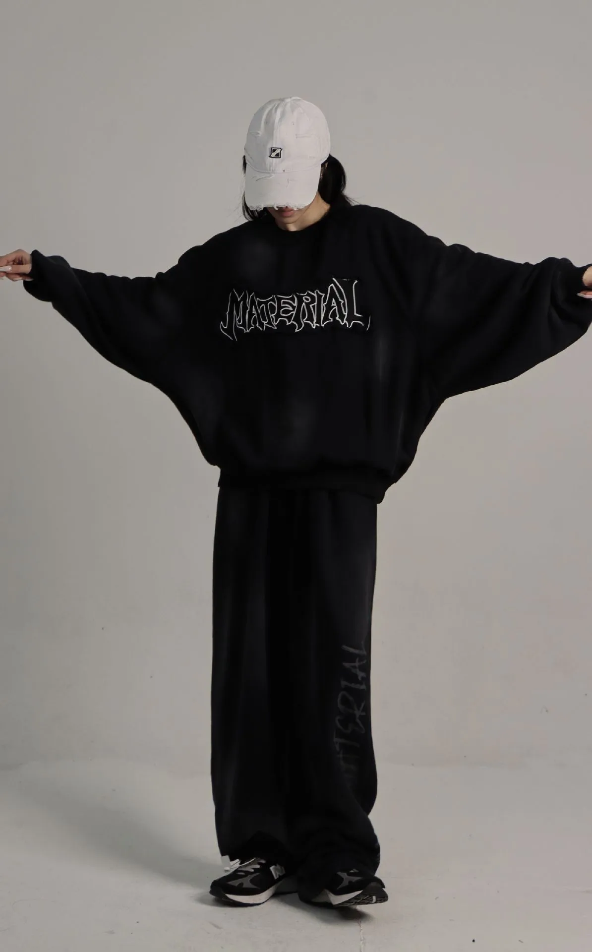 Jiayiku Men's  New Waste Earth Style American Street Fashion Brand Washed Dirty Dye Cloth Embroidered Crewneck Sweater display picture 10