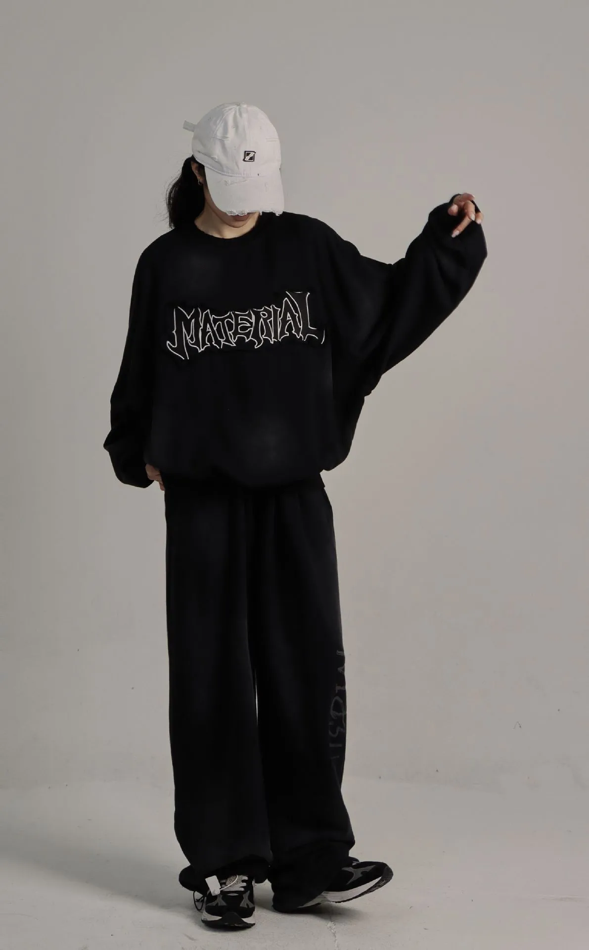 Jiayiku Men's  New Waste Earth Style American Street Fashion Brand Washed Dirty Dye Cloth Embroidered Crewneck Sweater display picture 11