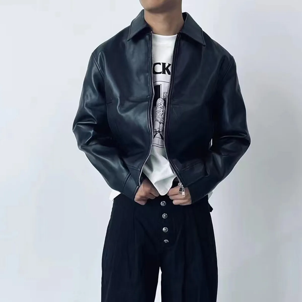 Jiayiku Fashion Brand  Autumn And Winter New American Retro Simple Short PU Leather Motorcycle Jacket Coat For Men And Women display picture 2