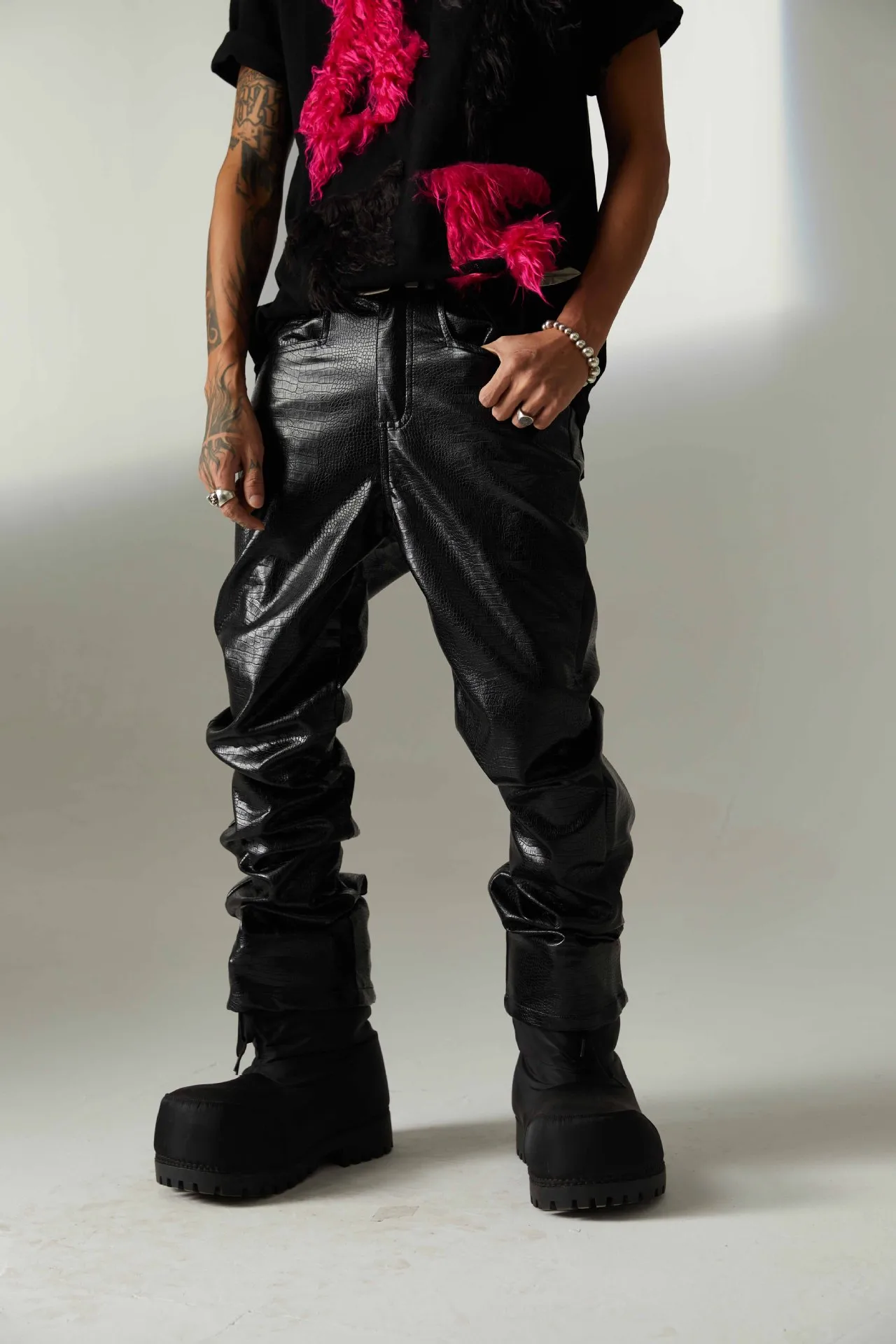 Jiayiku Fashion Brand  Autumn New High Street American Motorcycle Leather Pants Micro-la Niche Crocodile Pattern Wide-leg Pants display picture 3