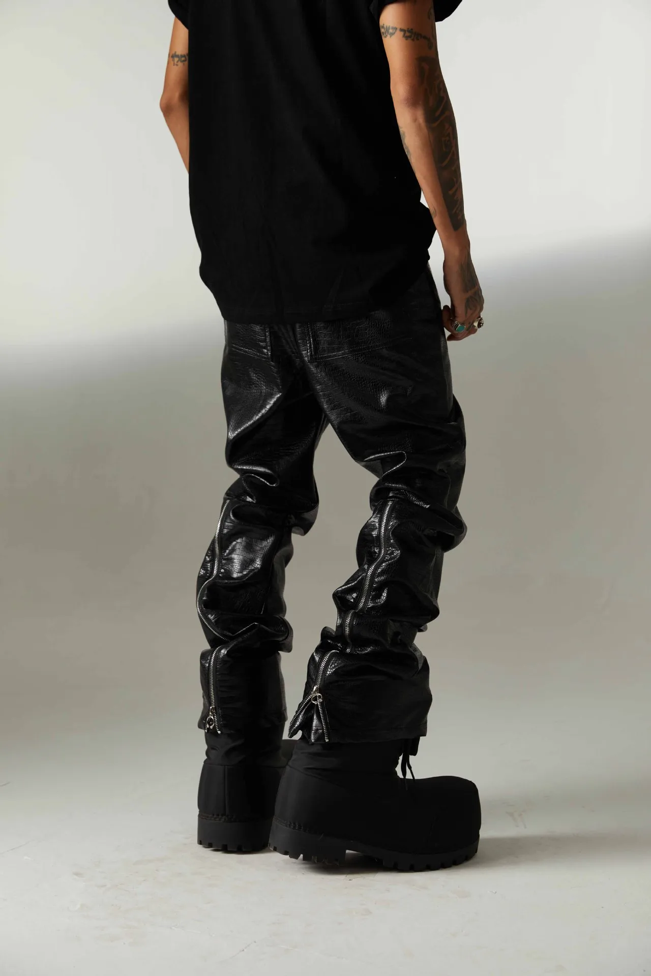 Jiayiku Fashion Brand  Autumn New High Street American Motorcycle Leather Pants Micro-la Niche Crocodile Pattern Wide-leg Pants display picture 9