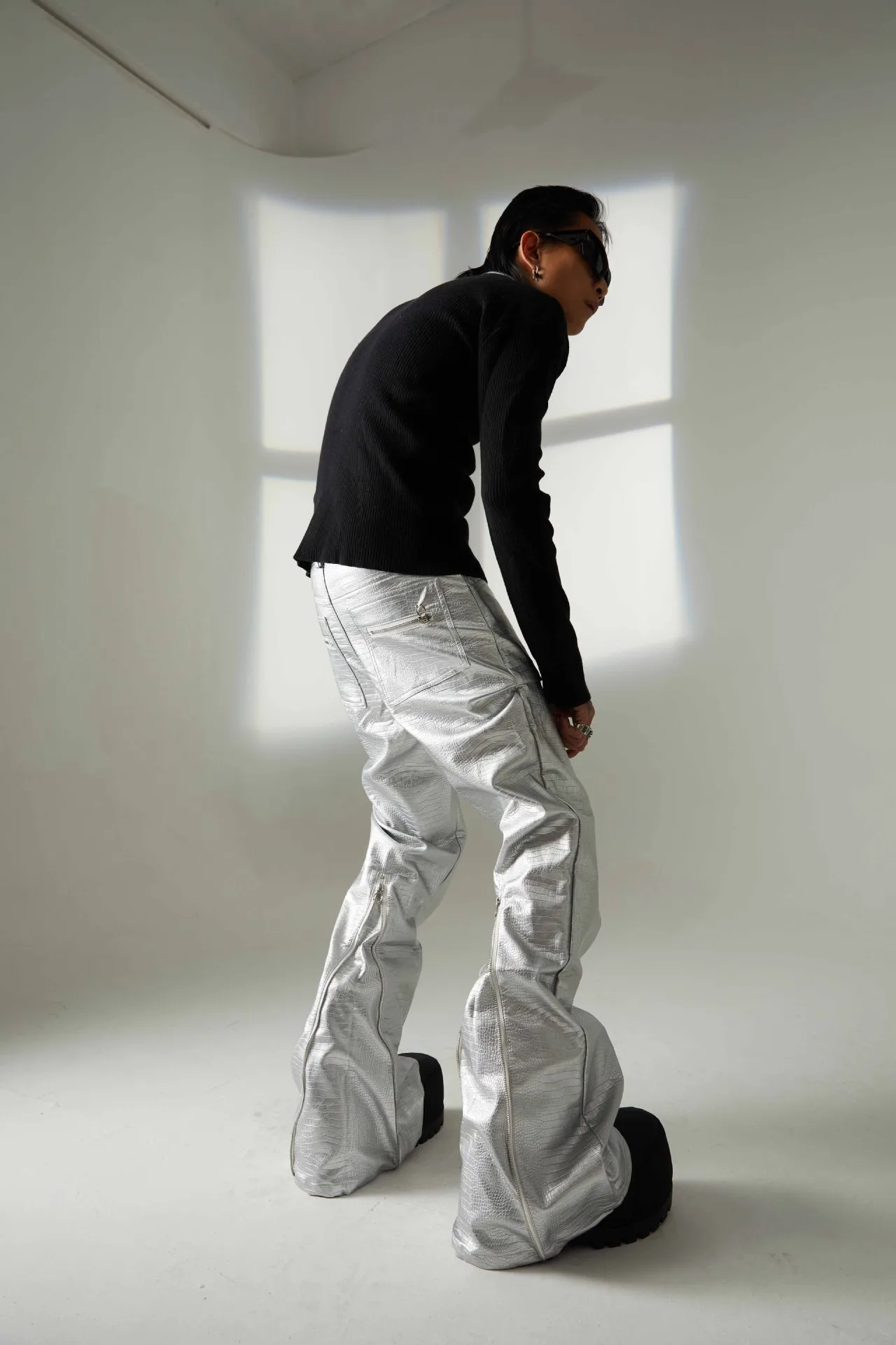 Jiayiku Fashion Brand  Autumn New High Street American Motorcycle Leather Pants Micro-la Niche Crocodile Pattern Wide-leg Pants display picture 18