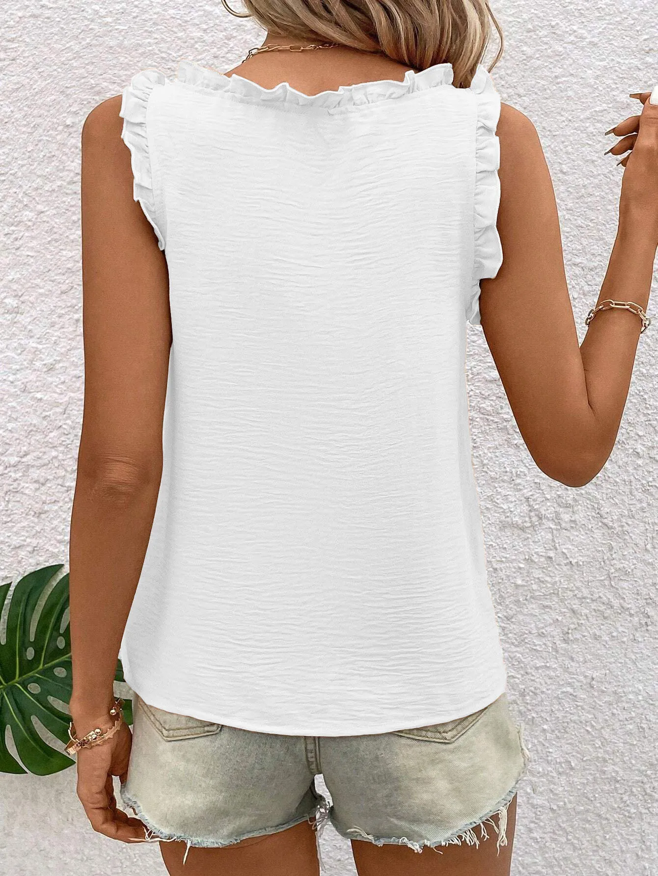 Foreign Trade    Women's Top V-neck Ruffled Solid Color Women's Sweet Sleeveless Vest display picture 17