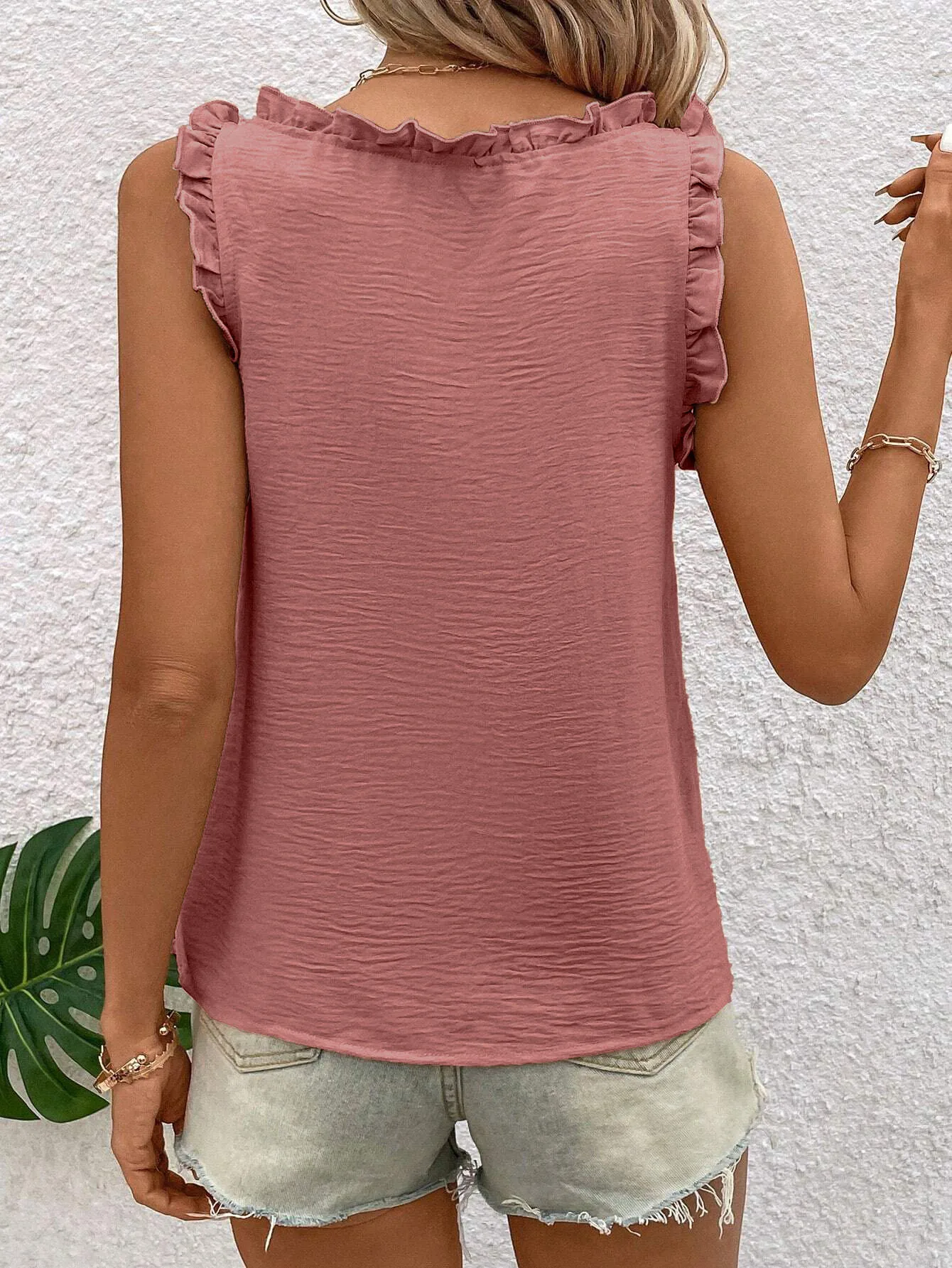 Foreign Trade    Women's Top V-neck Ruffled Solid Color Women's Sweet Sleeveless Vest display picture 22