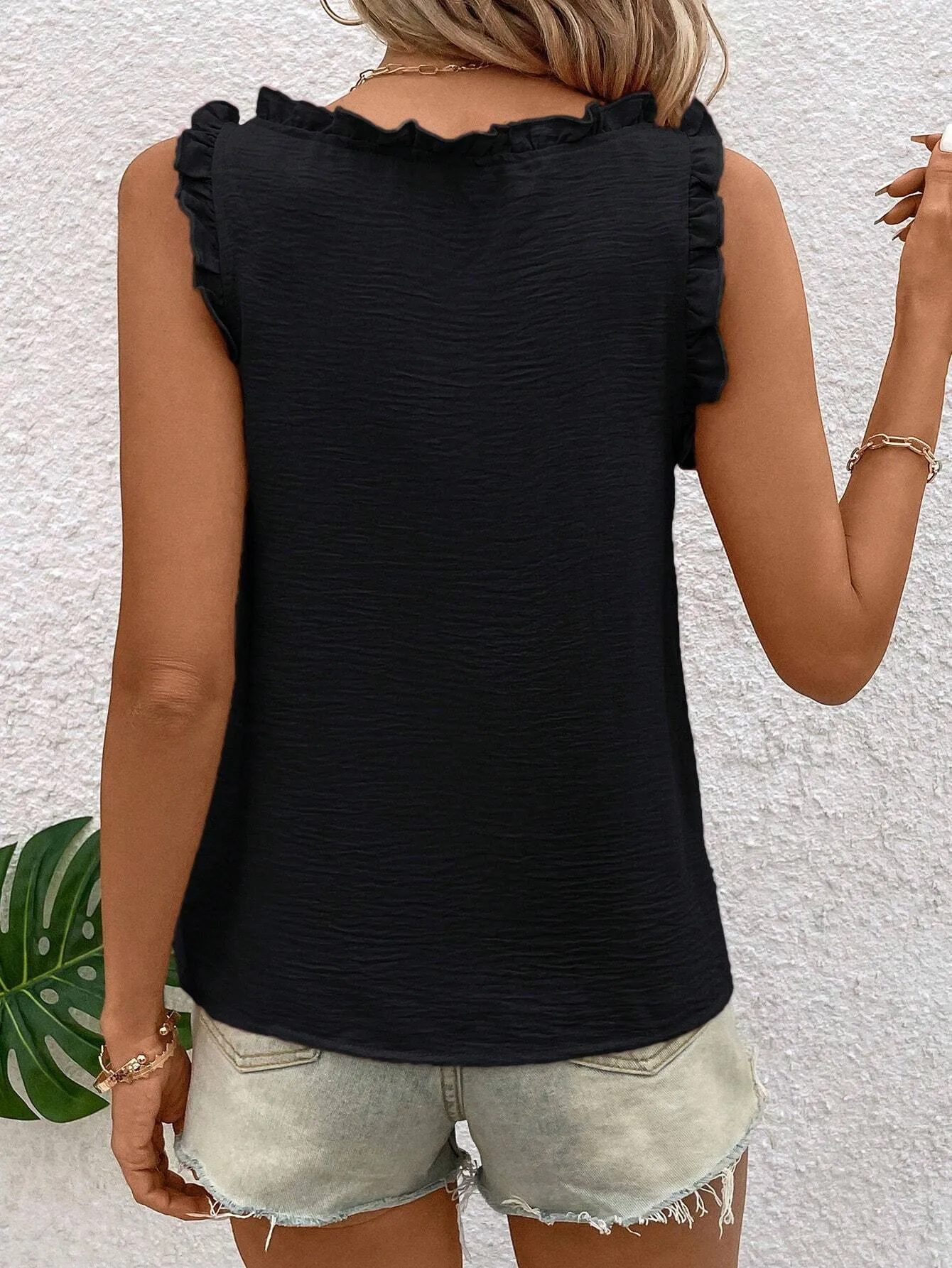 Foreign Trade    Women's Top V-neck Ruffled Solid Color Women's Sweet Sleeveless Vest display picture 32
