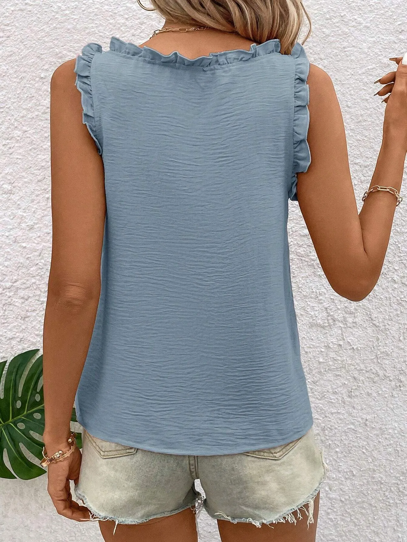 Foreign Trade    Women's Top V-neck Ruffled Solid Color Women's Sweet Sleeveless Vest display picture 44