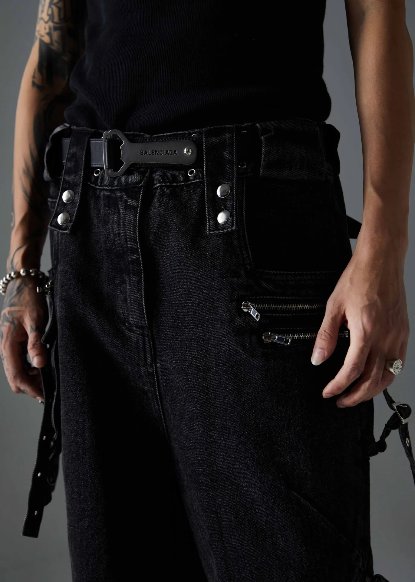Jiayiku Men's Wear ∠ American-style High Street Trendy Cordwork Jeans Loose Straight Multi-pocket Zipper Casual Pants display picture 4