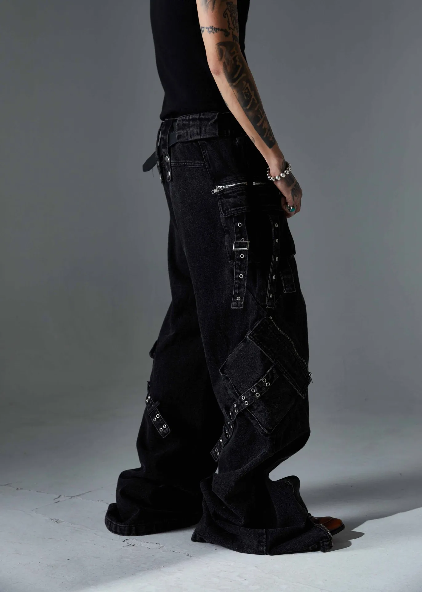 Jiayiku Men's Wear ∠ American-style High Street Trendy Cordwork Jeans Loose Straight Multi-pocket Zipper Casual Pants display picture 8