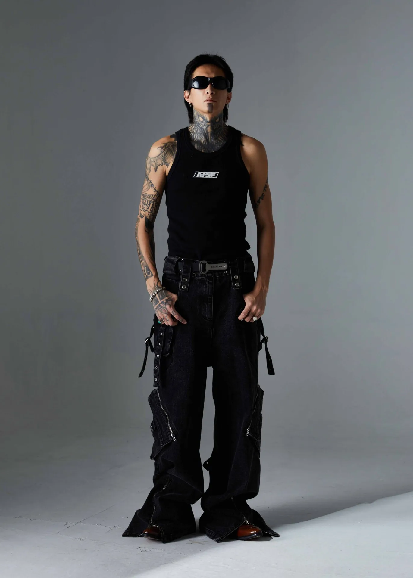 Jiayiku Men's Wear ∠ American-style High Street Trendy Cordwork Jeans Loose Straight Multi-pocket Zipper Casual Pants display picture 11