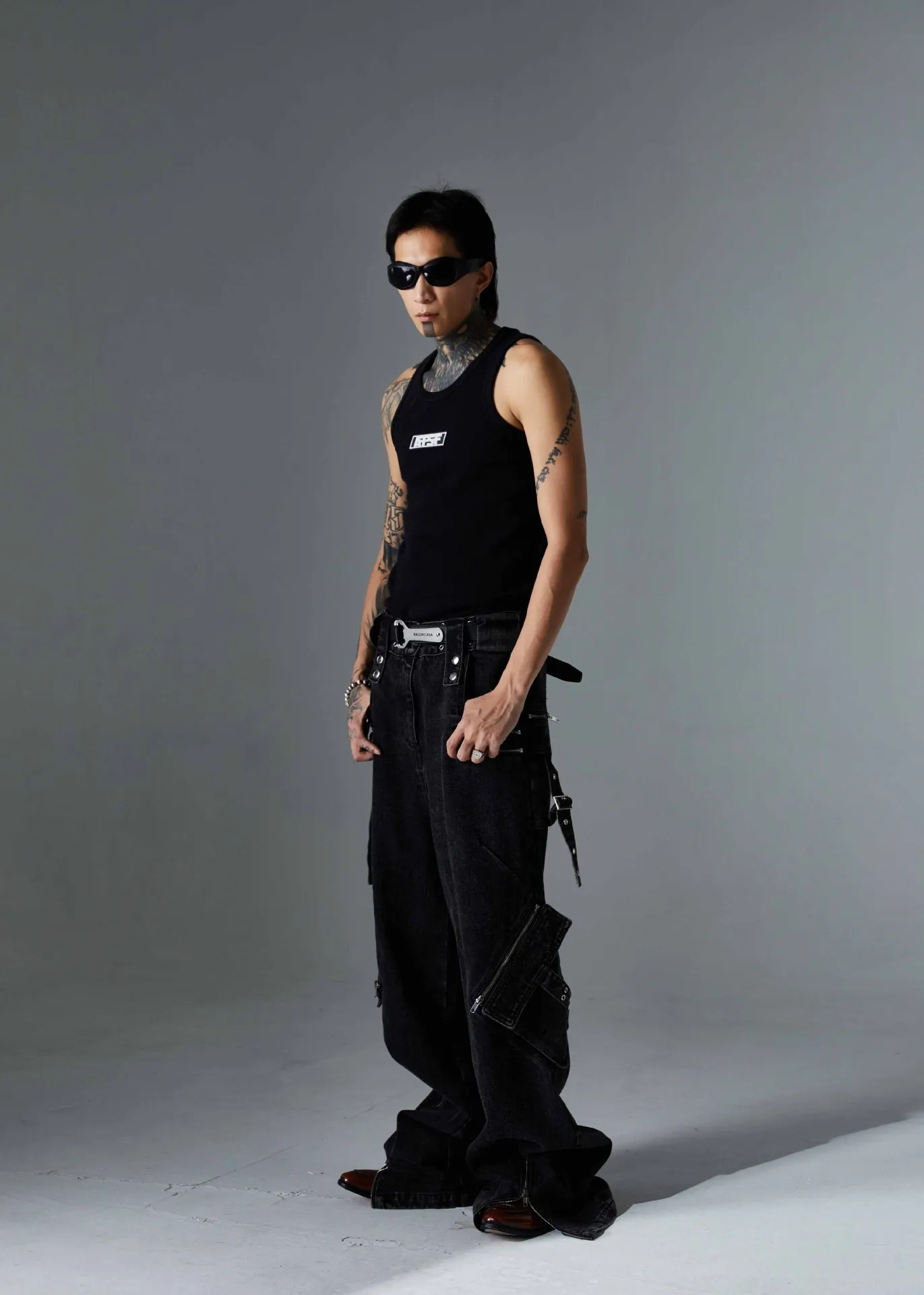 Jiayiku Men's Wear ∠ American-style High Street Trendy Cordwork Jeans Loose Straight Multi-pocket Zipper Casual Pants display picture 14