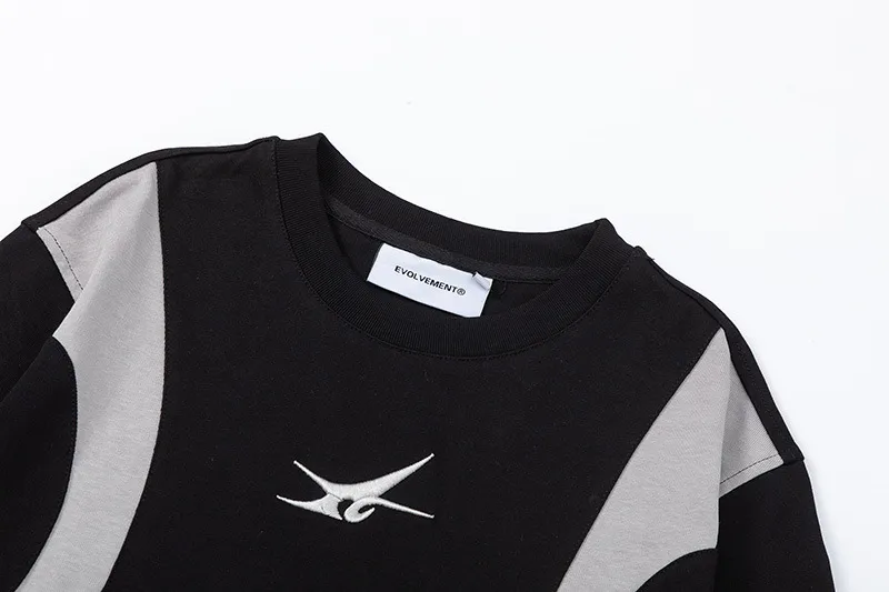 Jiayiku Men's Clothing High Street Fashion Men's Retro Color Matching Long-sleeved T-shirt Pullover New Street Functional Style Sweater display picture 4