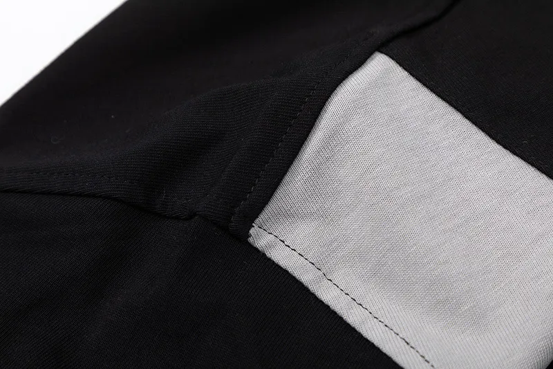 Jiayiku Men's Clothing High Street Fashion Men's Retro Color Matching Long-sleeved T-shirt Pullover New Street Functional Style Sweater display picture 7