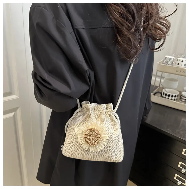 Straw Woven Cute Instagram Style Summer Shoulder Crossbody Bag Distinctive Girl's Woven Bag Women's Bag New Fashionable Bucket Bag display picture 3