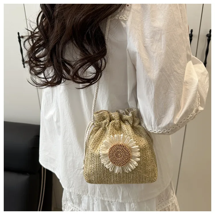 Straw Woven Cute Instagram Style Summer Shoulder Crossbody Bag Distinctive Girl's Woven Bag Women's Bag New Fashionable Bucket Bag display picture 6