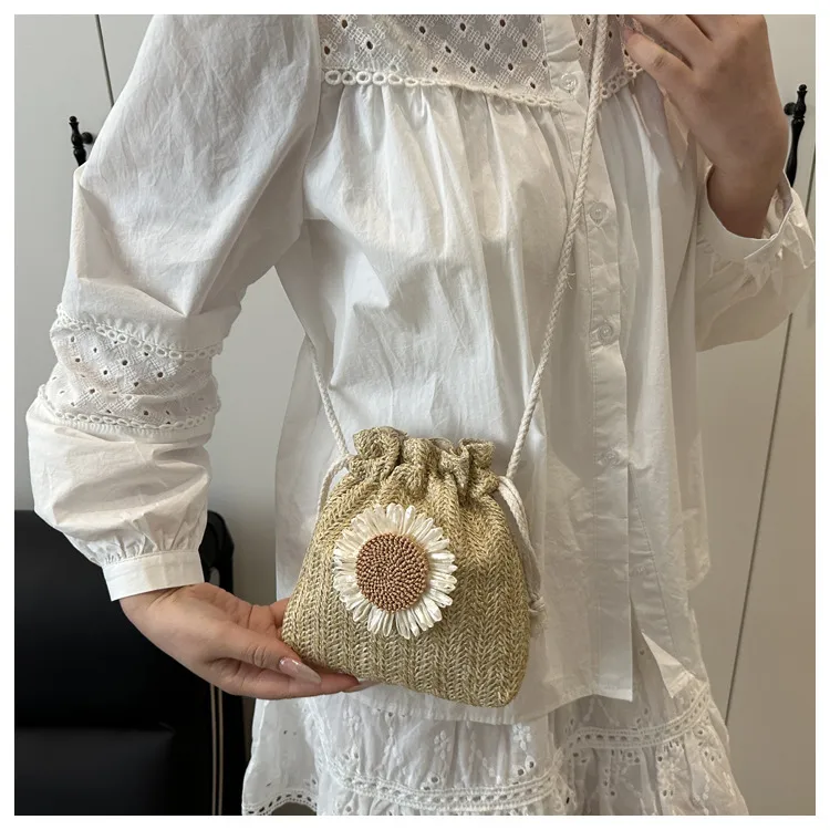 Straw Woven Cute Instagram Style Summer Shoulder Crossbody Bag Distinctive Girl's Woven Bag Women's Bag New Fashionable Bucket Bag display picture 7