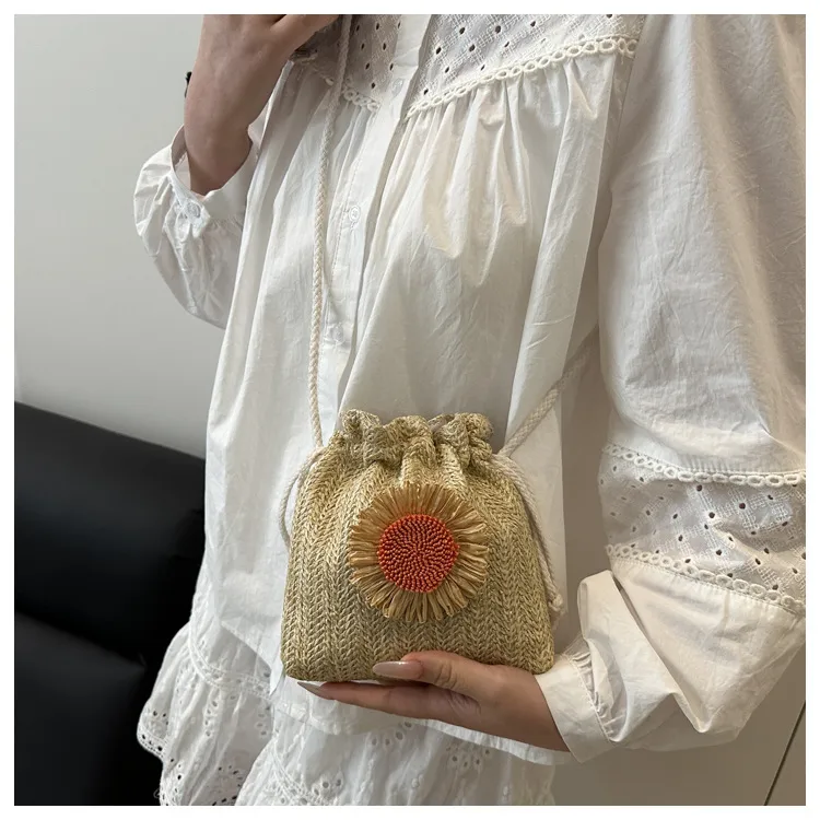 Straw Woven Cute Instagram Style Summer Shoulder Crossbody Bag Distinctive Girl's Woven Bag Women's Bag New Fashionable Bucket Bag display picture 8