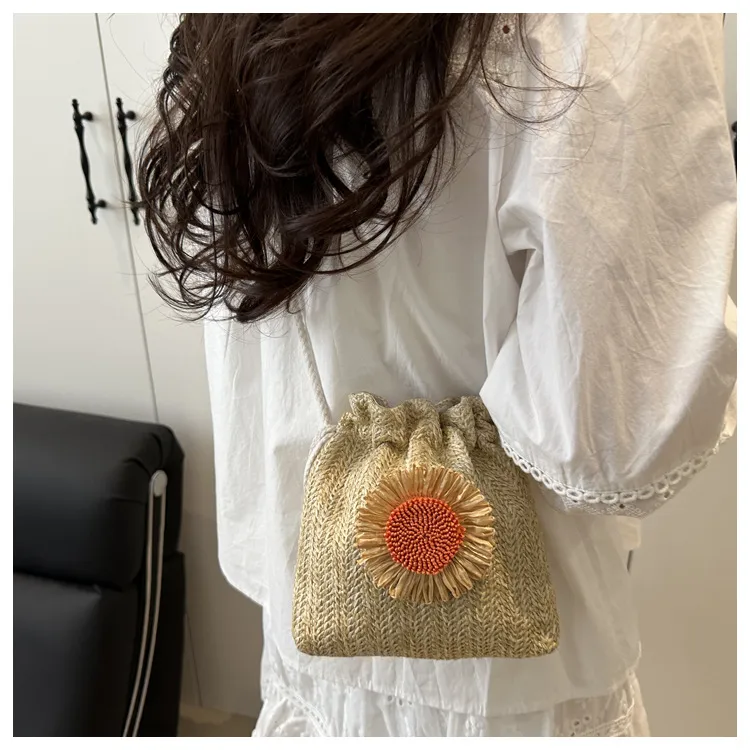 Straw Woven Cute Instagram Style Summer Shoulder Crossbody Bag Distinctive Girl's Woven Bag Women's Bag New Fashionable Bucket Bag display picture 9