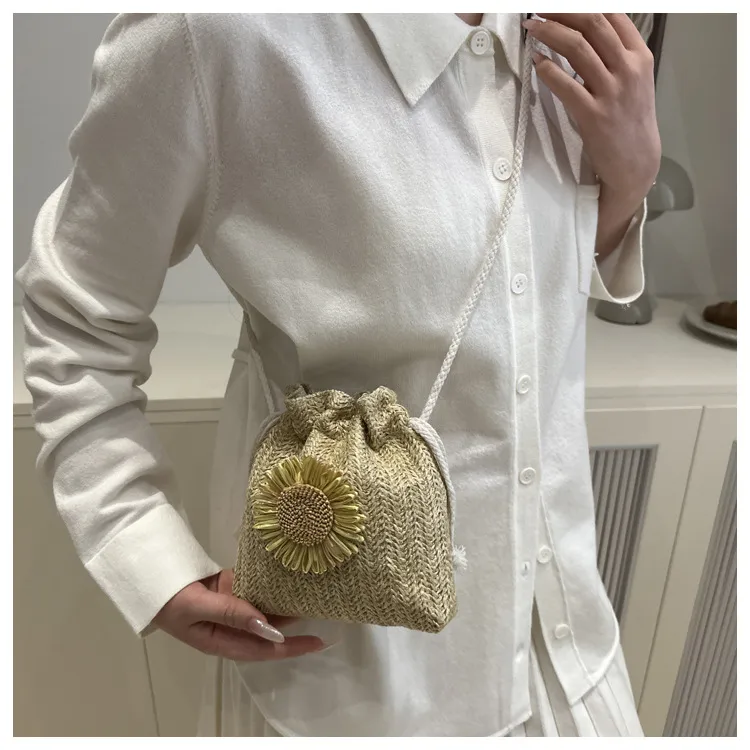 Straw Woven Cute Instagram Style Summer Shoulder Crossbody Bag Distinctive Girl's Woven Bag Women's Bag New Fashionable Bucket Bag display picture 10