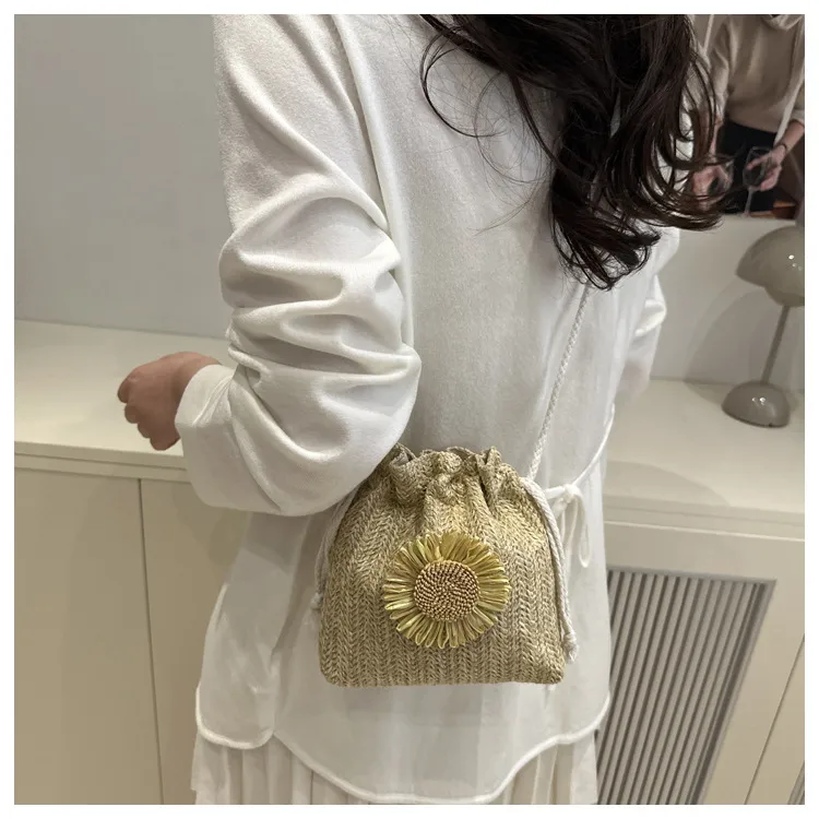 Straw Woven Cute Instagram Style Summer Shoulder Crossbody Bag Distinctive Girl's Woven Bag Women's Bag New Fashionable Bucket Bag display picture 11