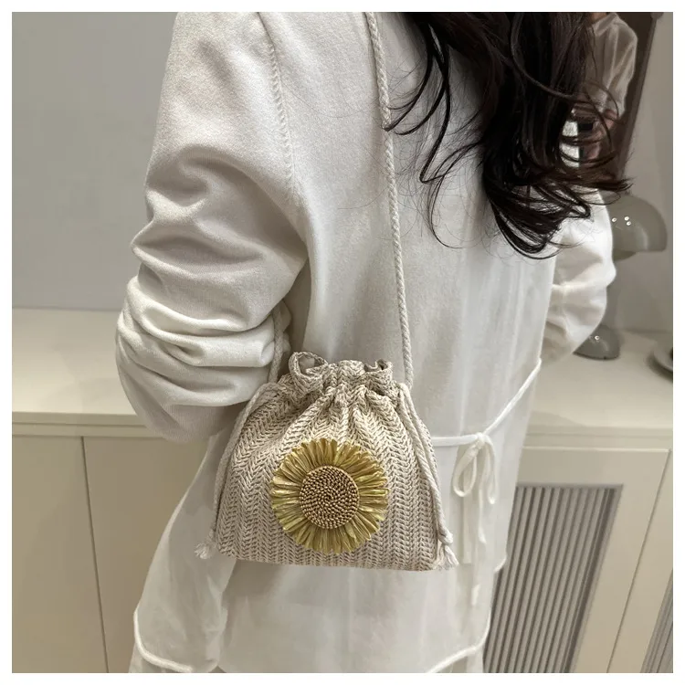 Straw Woven Cute Instagram Style Summer Shoulder Crossbody Bag Distinctive Girl's Woven Bag Women's Bag New Fashionable Bucket Bag display picture 12
