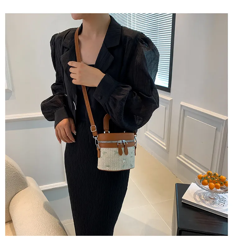 Internet Celebrity Woven Fashionable Elegant Handbag  Summer New Stylish Shoulder Bag Straw Woven Textured Bucket Bag Trendy display picture 14