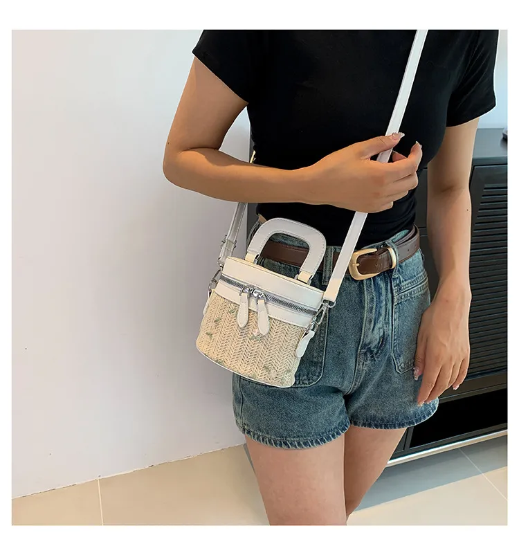Internet Celebrity Woven Fashionable Elegant Handbag  Summer New Stylish Shoulder Bag Straw Woven Textured Bucket Bag Trendy display picture 16