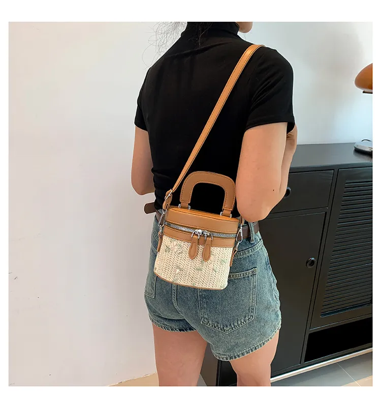Internet Celebrity Woven Fashionable Elegant Handbag  Summer New Stylish Shoulder Bag Straw Woven Textured Bucket Bag Trendy display picture 19