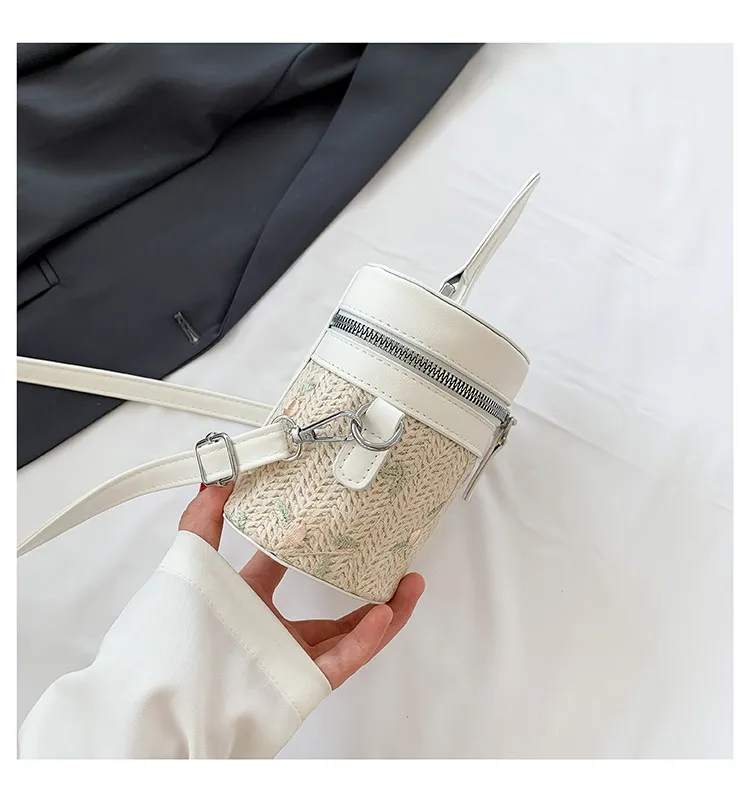 Internet Celebrity Woven Fashionable Elegant Handbag  Summer New Stylish Shoulder Bag Straw Woven Textured Bucket Bag Trendy display picture 26