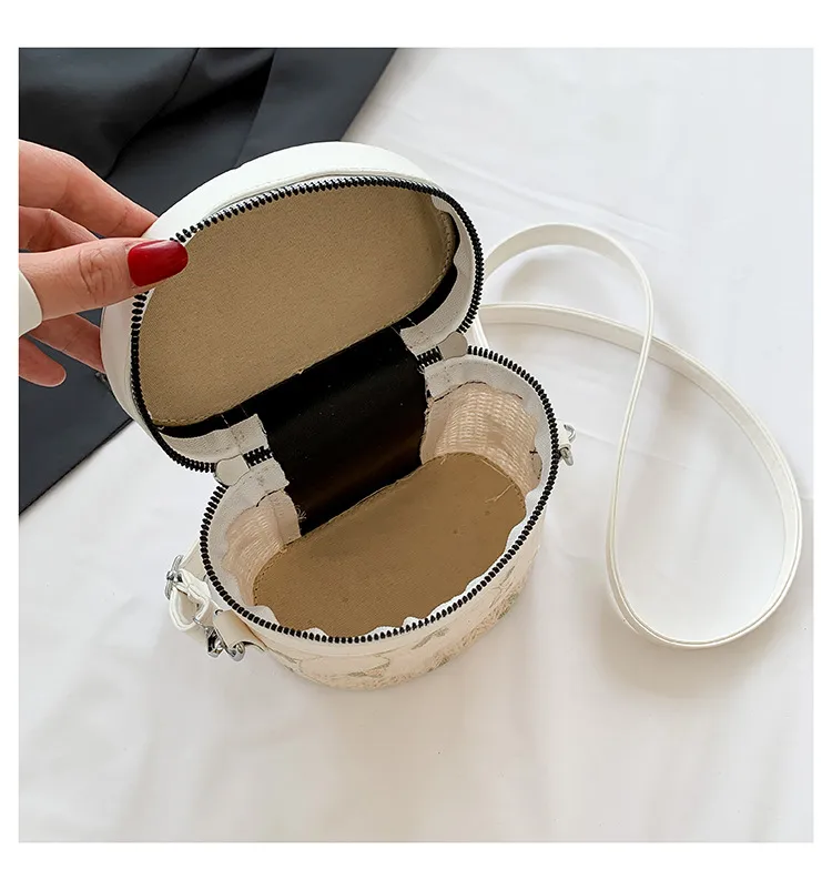 Internet Celebrity Woven Fashionable Elegant Handbag  Summer New Stylish Shoulder Bag Straw Woven Textured Bucket Bag Trendy display picture 29