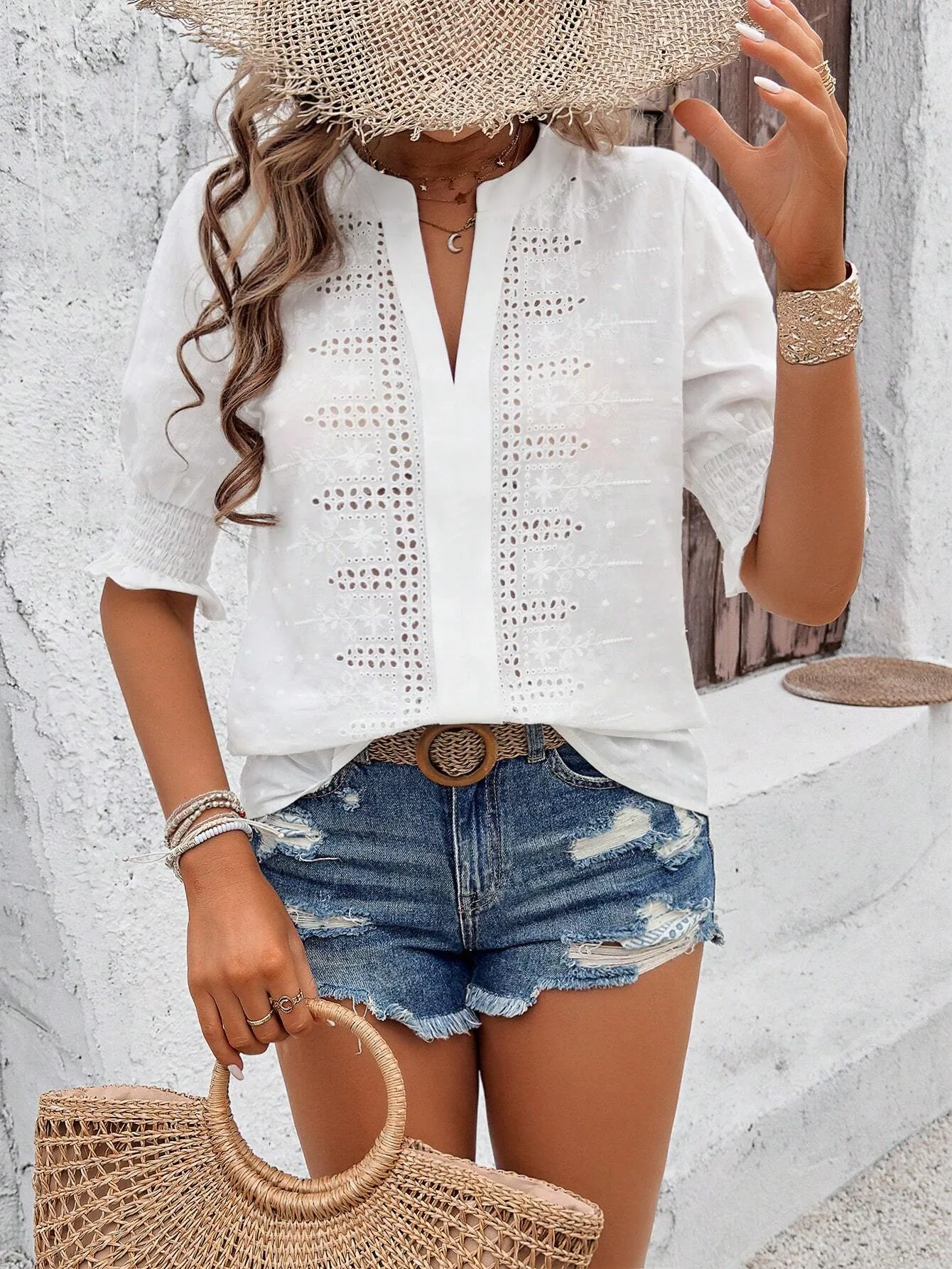 Spring And Summer    Export V-Neck Puff Sleeves Mid-Sleeve Cut Out Hair Ball Lace T-Shirt Tops For Women display picture 2