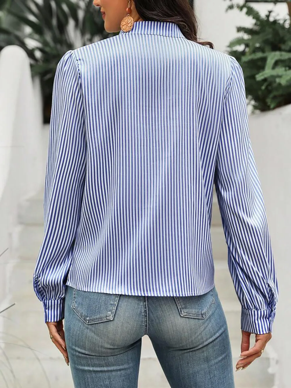 New Women's   Half-open Collar Lace-up Pullover Long-sleeved Elegant Commuter Striped Shirt display picture 18