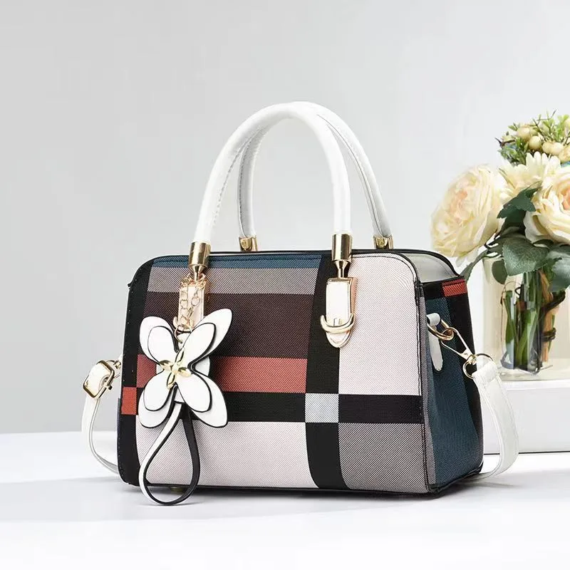 Explosive Women's Bag Quality Color Matching Handbag Large Capacity Shoulder Bag Simple Elegant Bags display picture 6