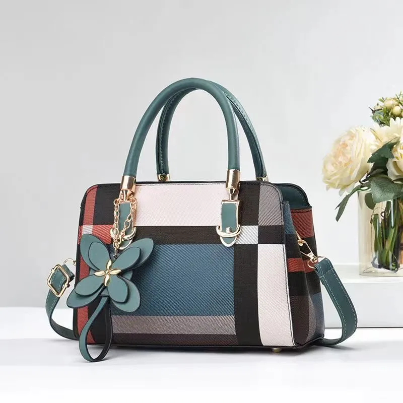 Explosive Women's Bag Quality Color Matching Handbag Large Capacity Shoulder Bag Simple Elegant Bags display picture 4