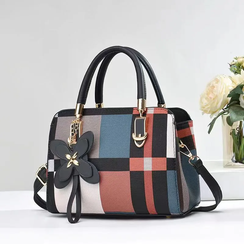 Explosive Women's Bag Quality Color Matching Handbag Large Capacity Shoulder Bag Simple Elegant Bags display picture 2