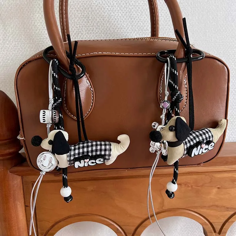 Miu Style Carabiner Letter Puppy Bear Car Keychain Sweet Bead Chain Pendant Bag Pendant Hanging Jewelry display picture 4