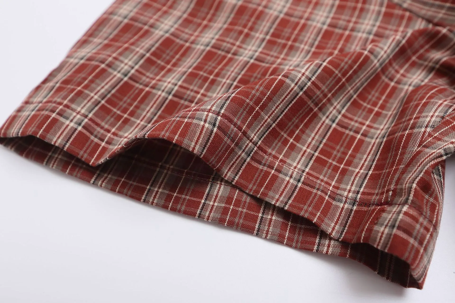 Jiayiku Men's  Summer New American Retro Vintage Plaid Design Shirt Short-Sleeved Couple display picture 8