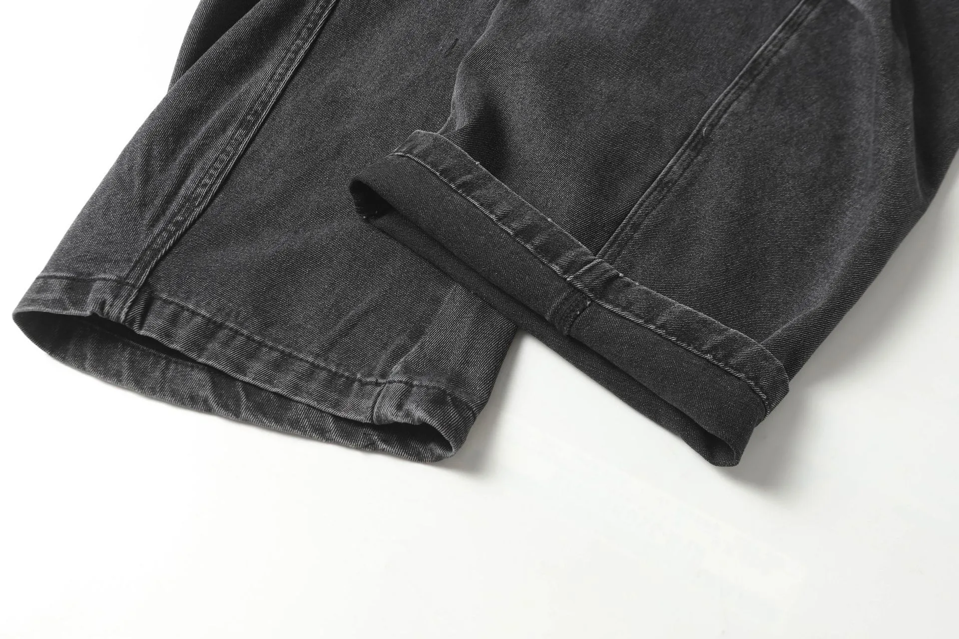 Jiayiku Men's  New American High Street Pleated Rivet Retro Washed Jeans Scimitar Wide Leg Trousers display picture 8