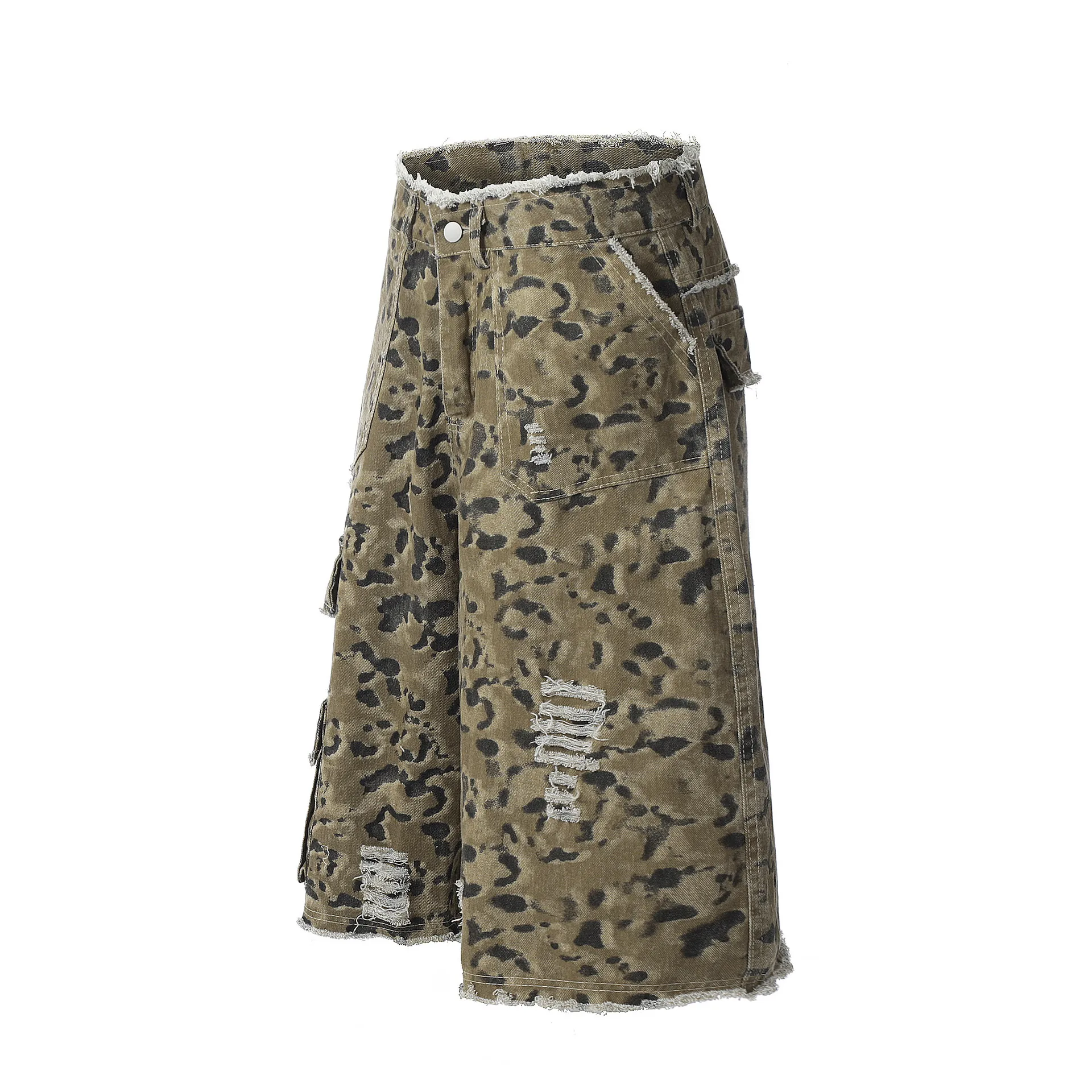 Jiayiku Men's Leopard Print Camouflage Capri Pants American Washed Rough Edge Jeans Men's And Women's Loose Straight Short Pants display picture 4
