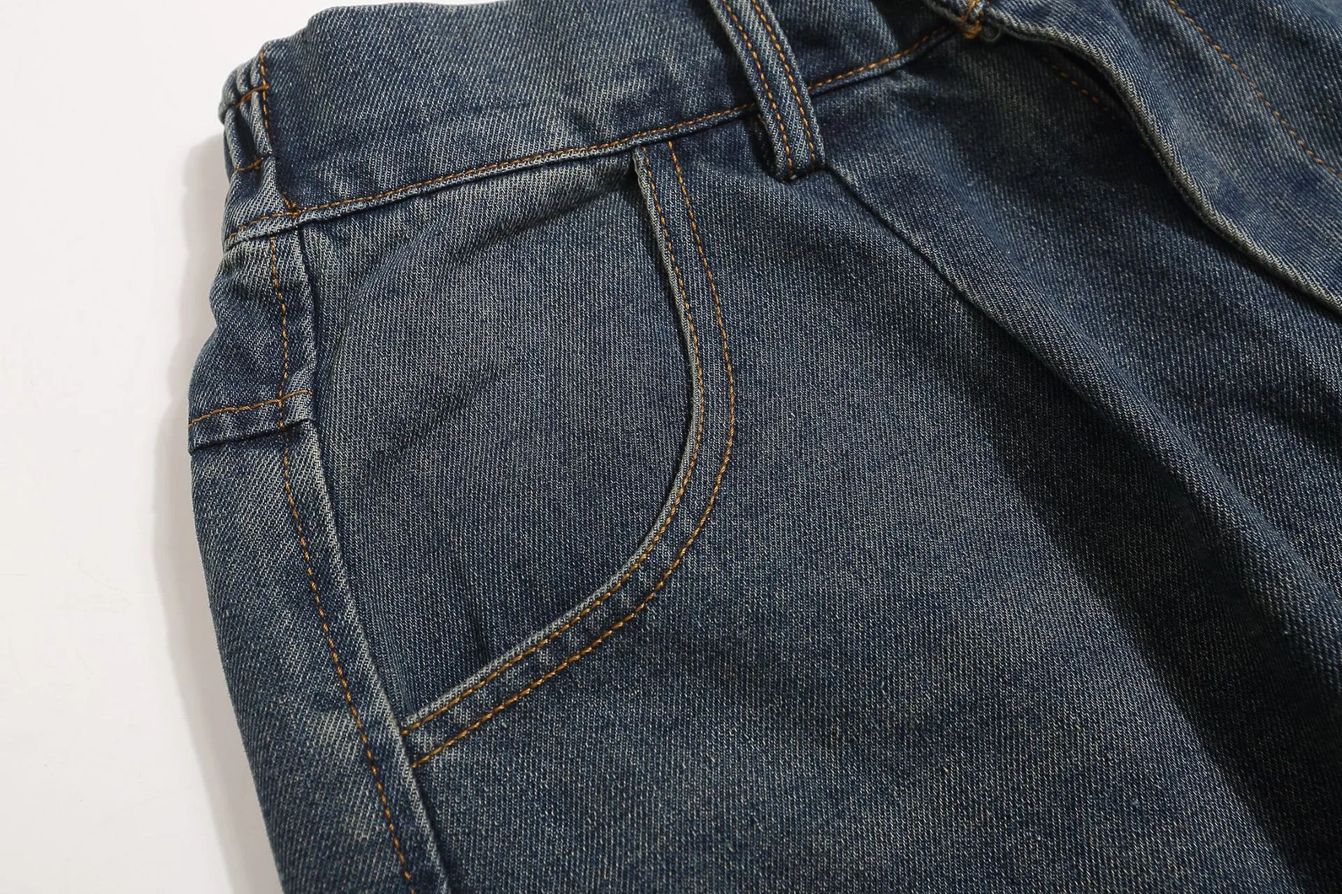 Jiayiku Men's  New American Style Retro Washed Rough Edge Tooling Denim Shorts Loose Straight Pants display picture 13