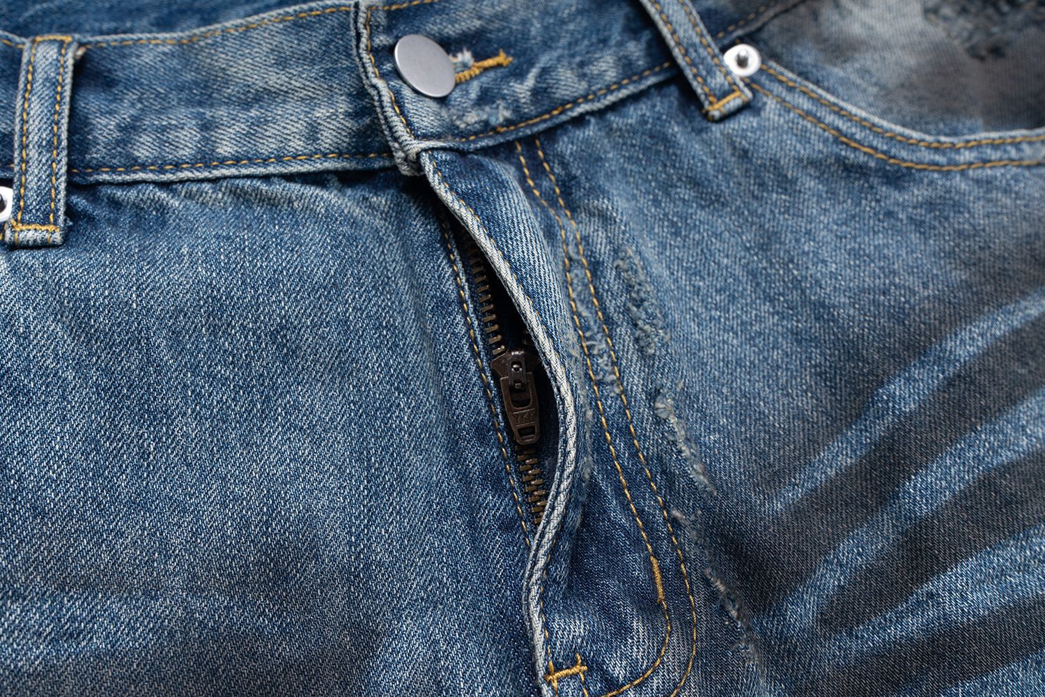 Jiayiku Men's Wear Waste Soil Dirty Dyed American High Street Heavy Washing Destruction Denim Pants Men's Wide Leg Shorts display picture 14