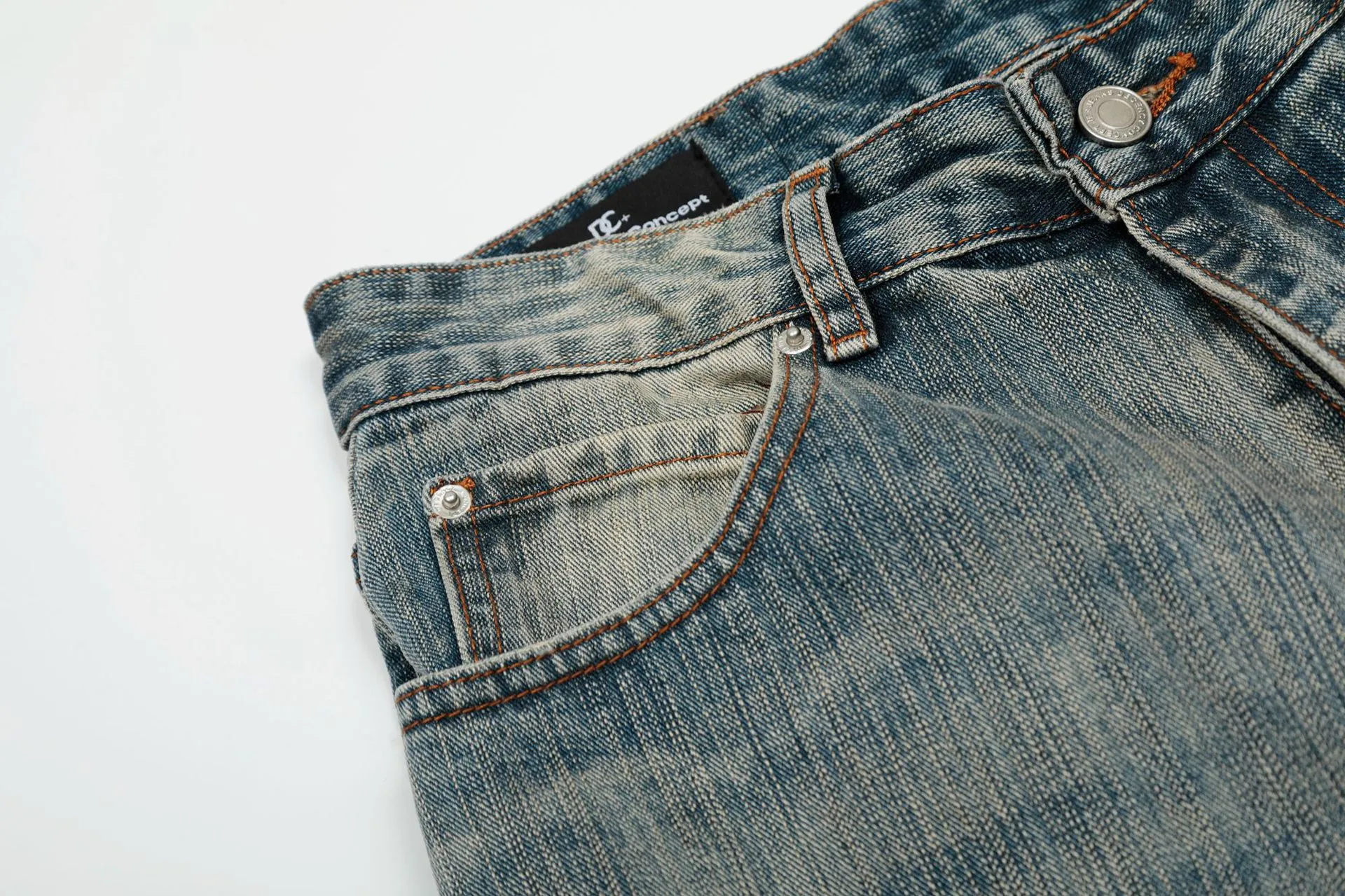 Jiayiku Men's  New High Street American Scimitar Pants Retro Washed Jeans Men's And Women's Vibe Wide Leg Pants display picture 9