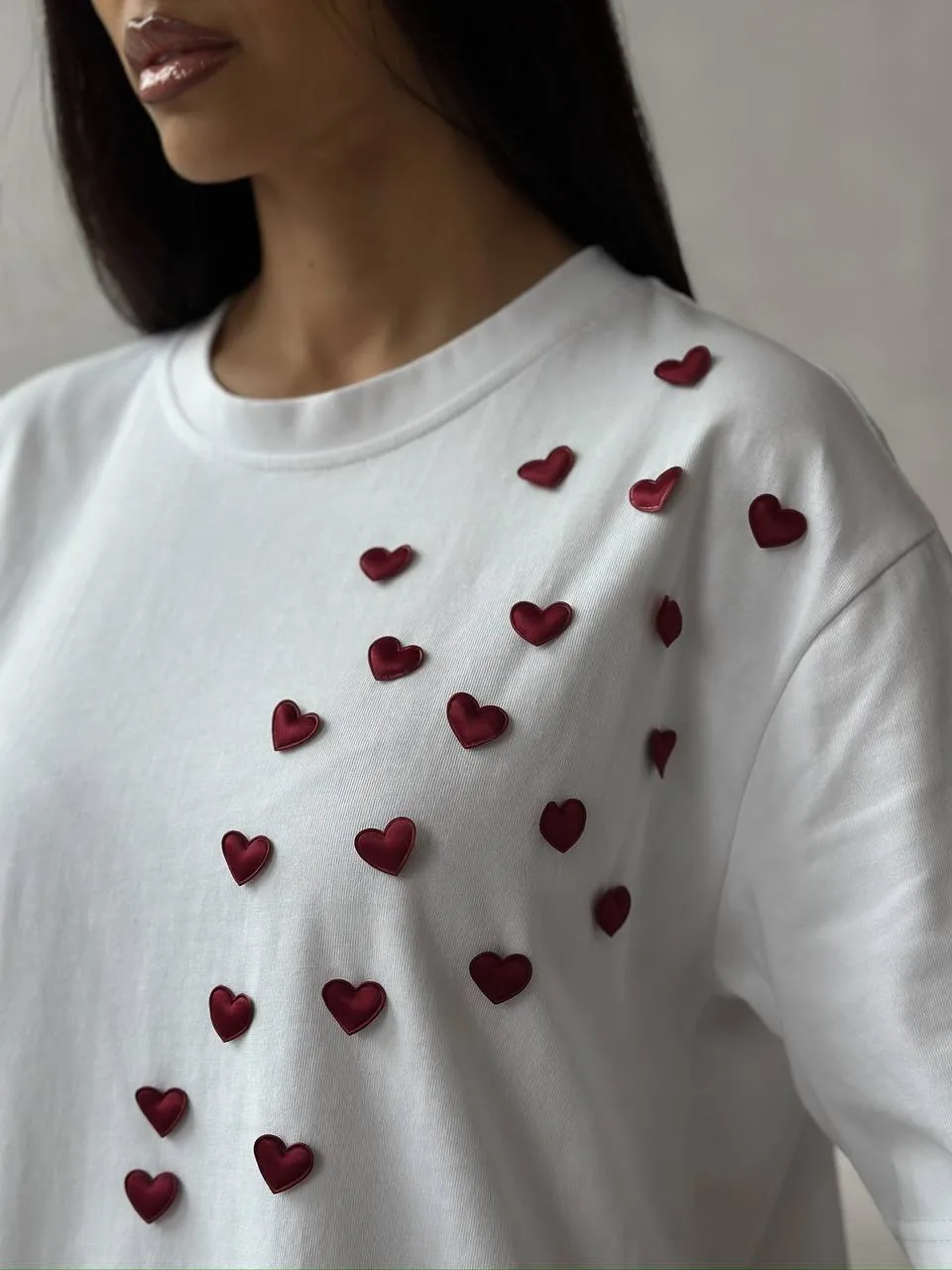 Women's Spring And Summer New Fashion Brand Printing Casual Short-sleeved Fashion 3D Love Sticker Round Neck All-match Solid Color T-shirt Ins display picture 3