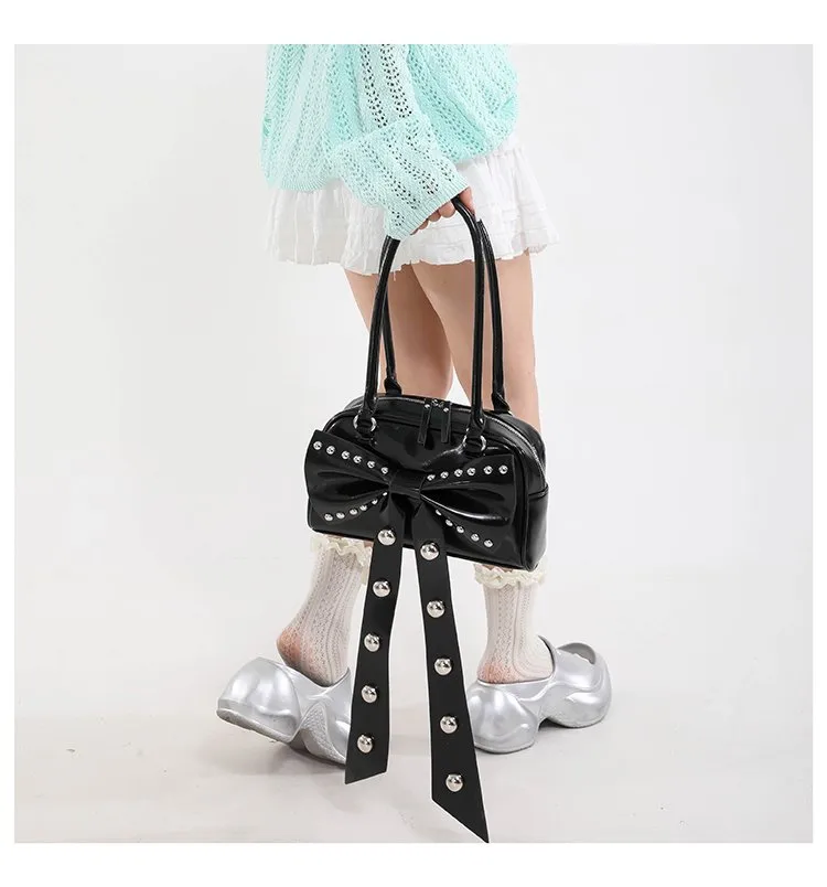 Women's Pu Leather Solid Color Bow Knot Streetwear Square Zipper Shoulder Bag display picture 3