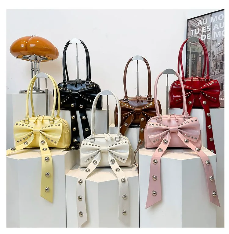 Women's Pu Leather Solid Color Bow Knot Streetwear Square Zipper Shoulder Bag display picture 1