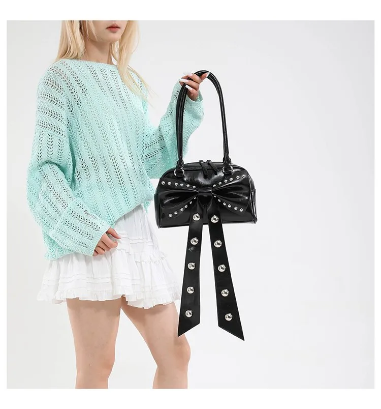 Women's Pu Leather Solid Color Bow Knot Streetwear Square Zipper Shoulder Bag display picture 4