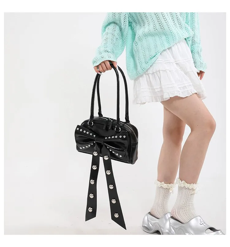 Women's Pu Leather Solid Color Bow Knot Streetwear Square Zipper Shoulder Bag display picture 9