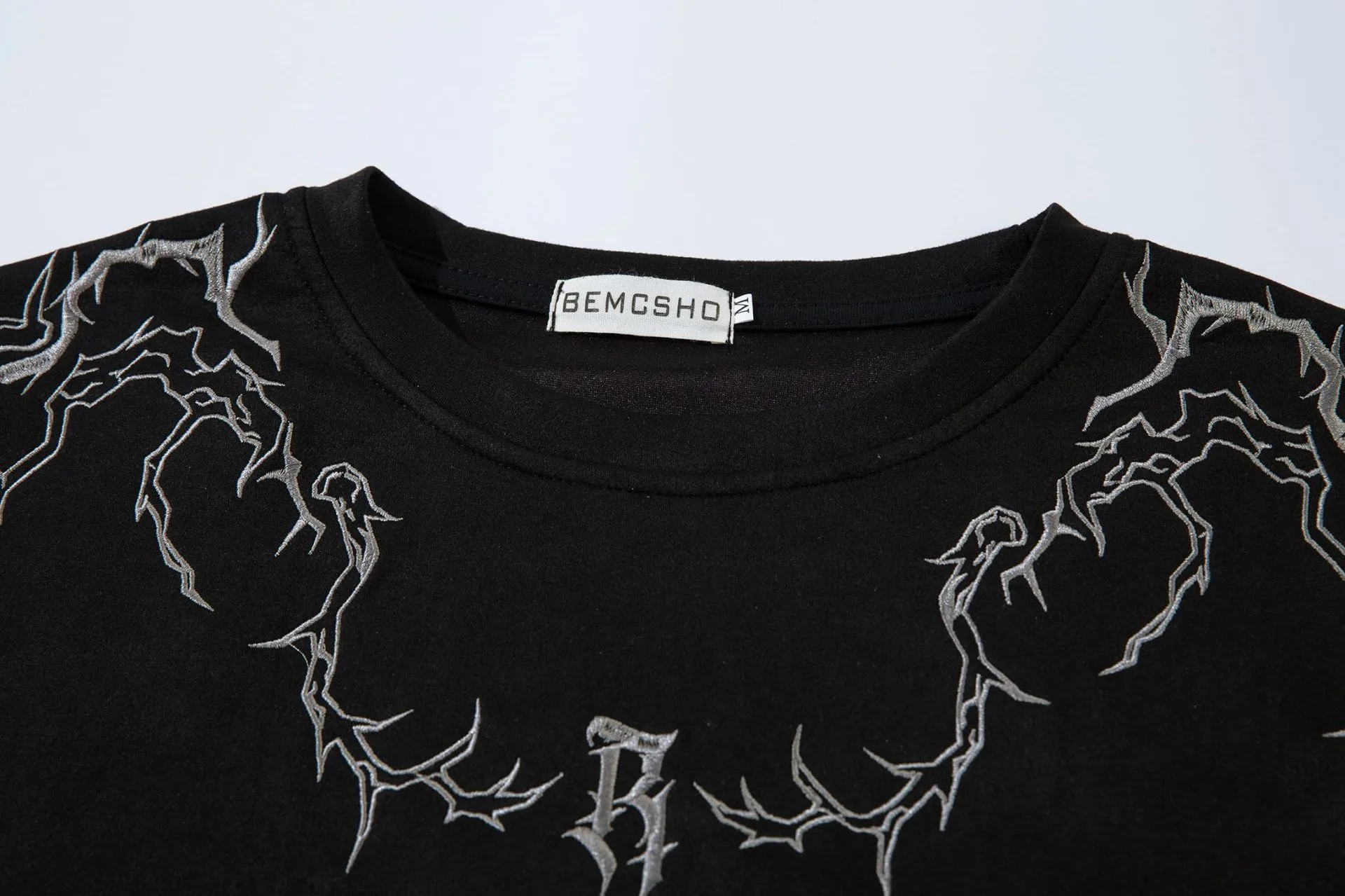 Jiayiku  Summer T-Shirt Men's American Street Fashion Brand  Tee Thorn Embroidered Suede Short-Sleeved T-Shirt display picture 18