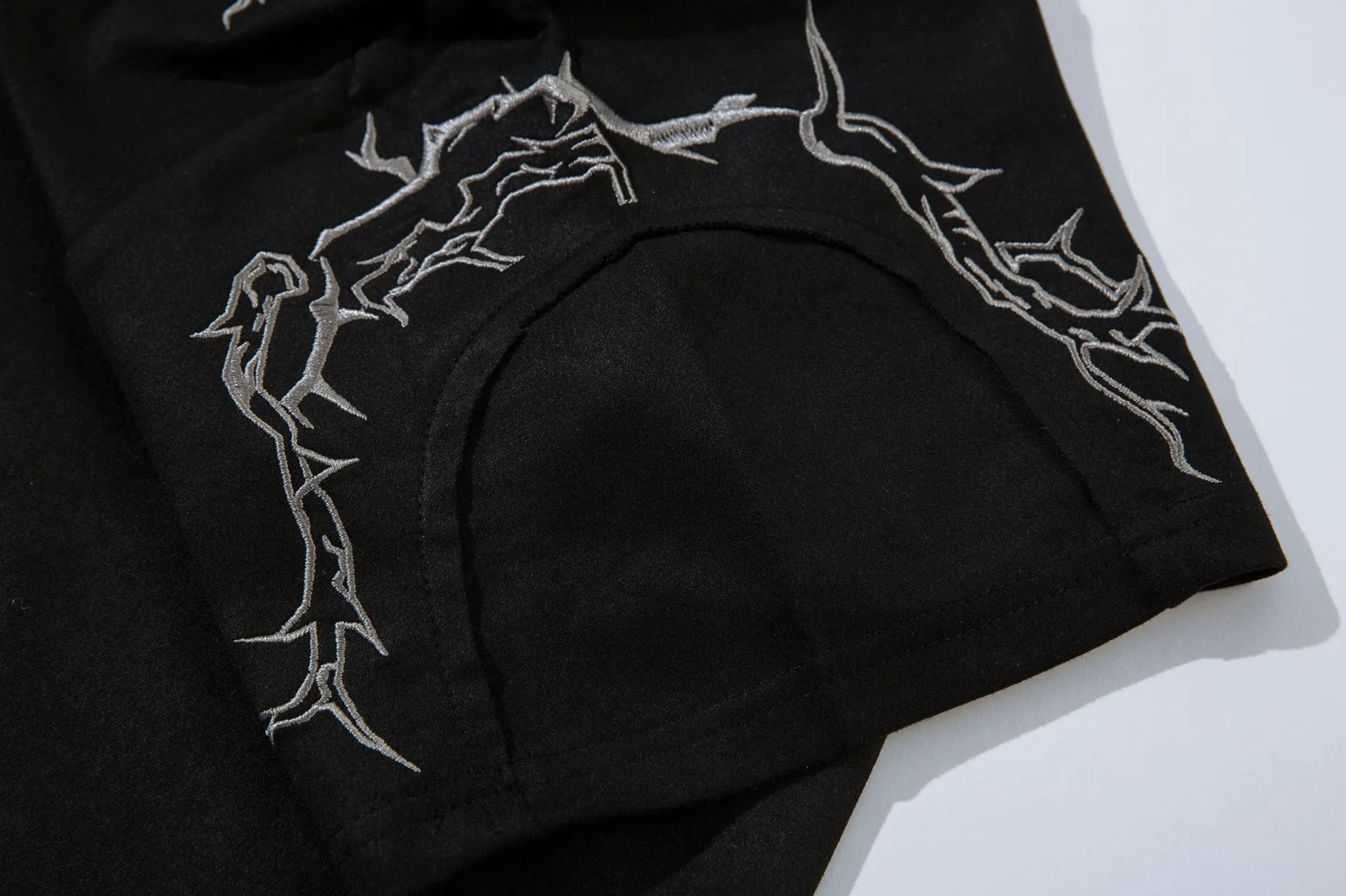 Jiayiku  Summer T-Shirt Men's American Street Fashion Brand  Tee Thorn Embroidered Suede Short-Sleeved T-Shirt display picture 19
