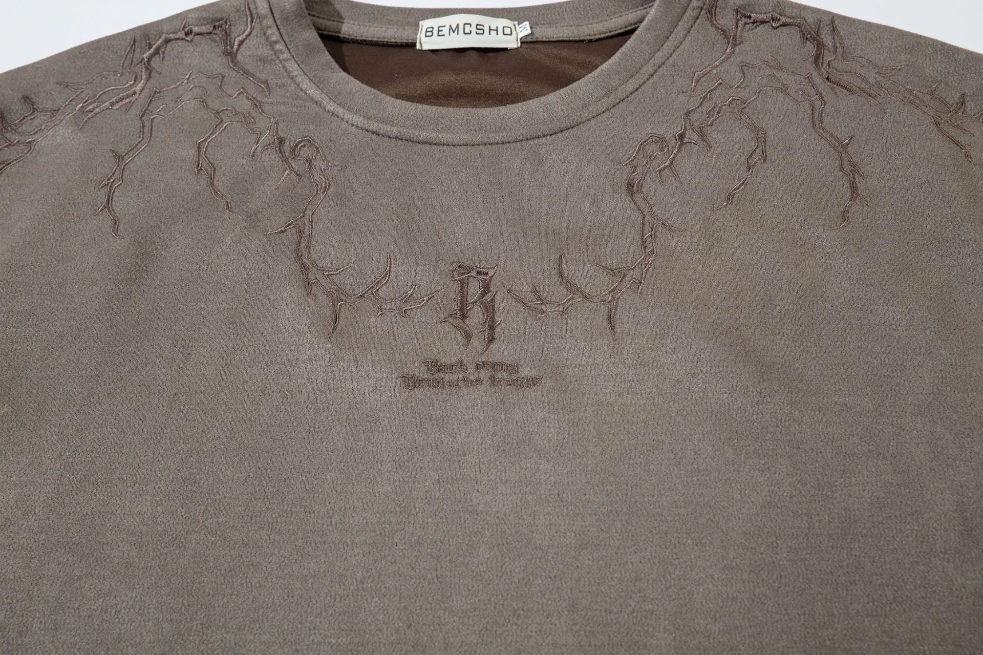 Jiayiku  Summer T-Shirt Men's American Street Fashion Brand  Tee Thorn Embroidered Suede Short-Sleeved T-Shirt display picture 22